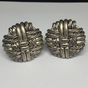 Classic Oscar de la Renta Silver tone Earring